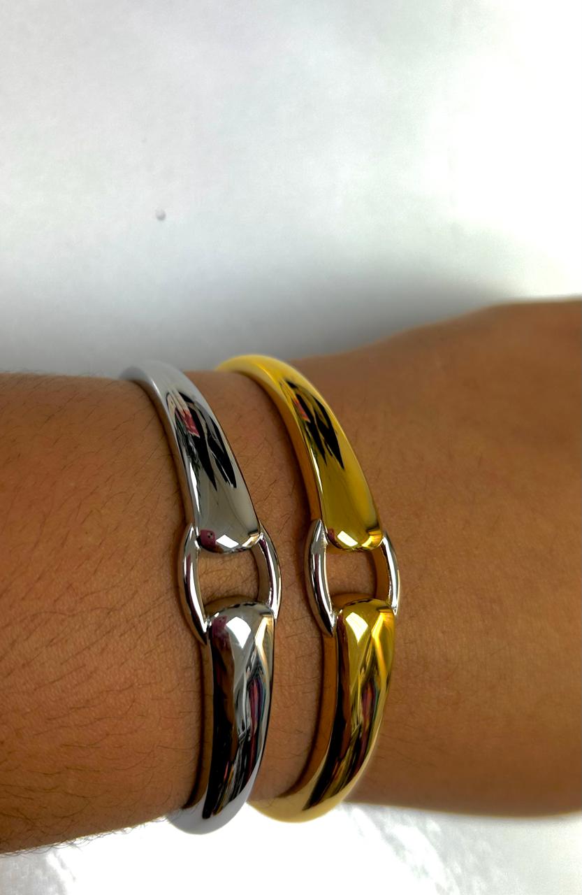 18K Non-Tarnish Modern Hoop Bangle
