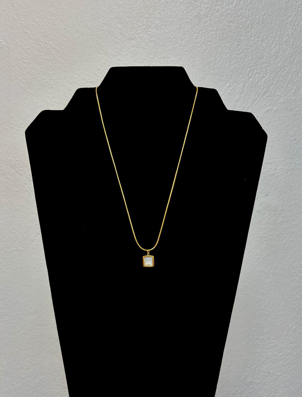 18K Gold Non-Tarnish Square Shell Necklace